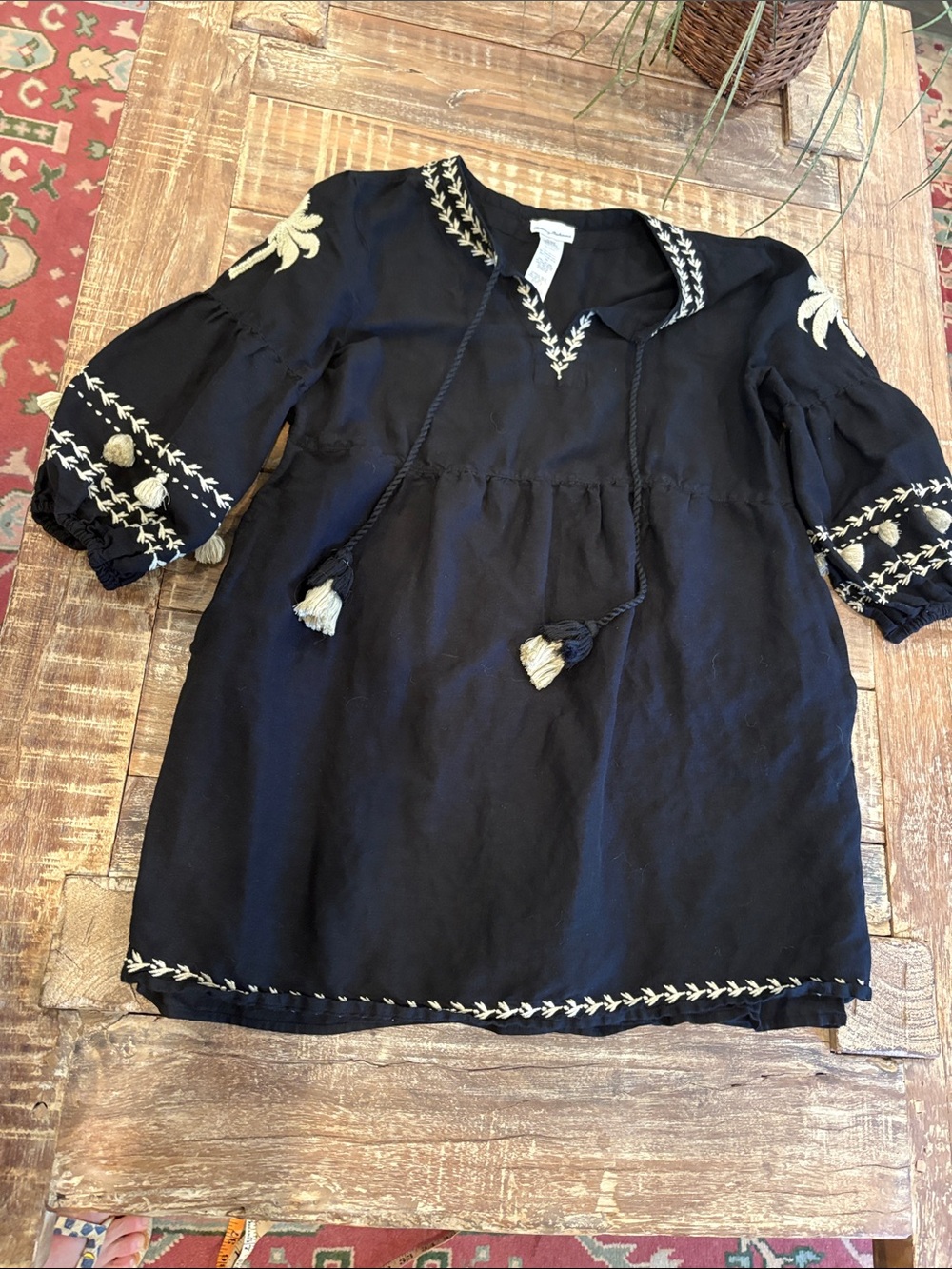 Tommy Bahama Playa Brava Palm
Coverup with accent Embroidery M